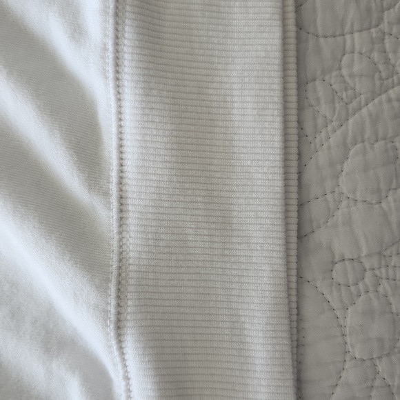 Studio by David Lerner sleeveless ruffle sweatshirt top.  Medium - Picture 5 of 7